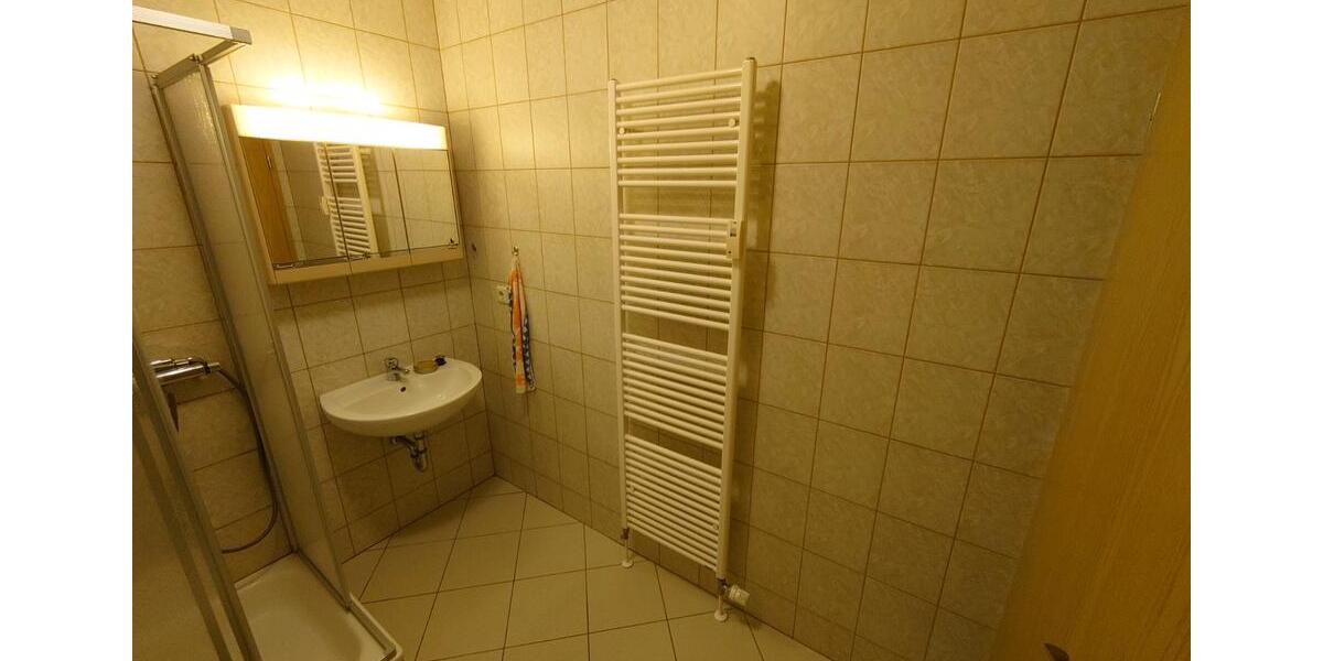 Erdgeschoßwohnung Hohenstein-Ernstthal Ernstthal - 2.5 Zimmer, 62 m&sup2;, 300&euro; | Angebot:26679894