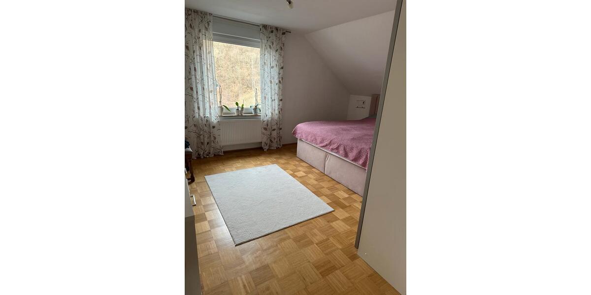 Dachgeschoßwohnung Schalksmühle - 3 Zimmer, 100 m&sup2;, 710&euro; | Angebot:24866553