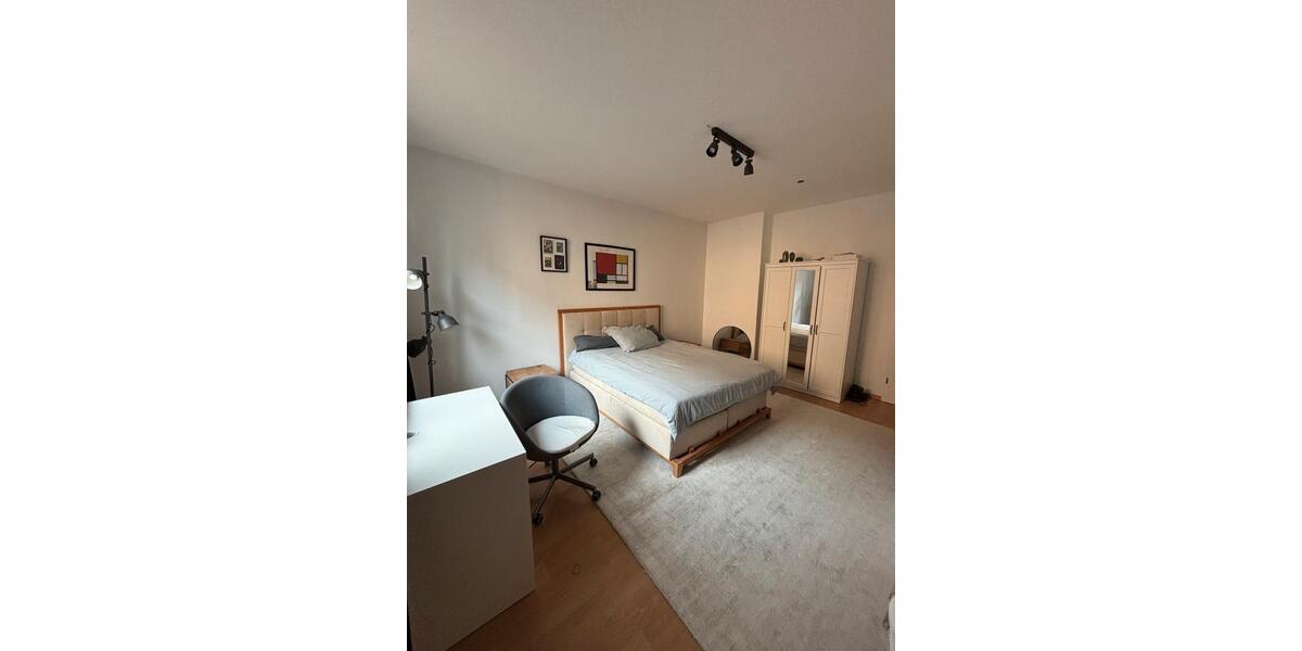 Wohnen auf Zeit Düsseldorf Oberbilk - 1 Zimmer, 15 m&sup2;, 800&euro; | Angebot:25797997