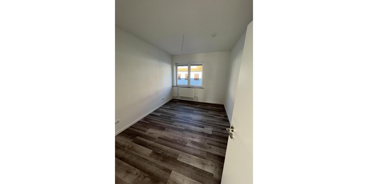 Zentrale 3-Zimmer Wohnung mit Balkon, Stellplatz & Küche 3 zimmer