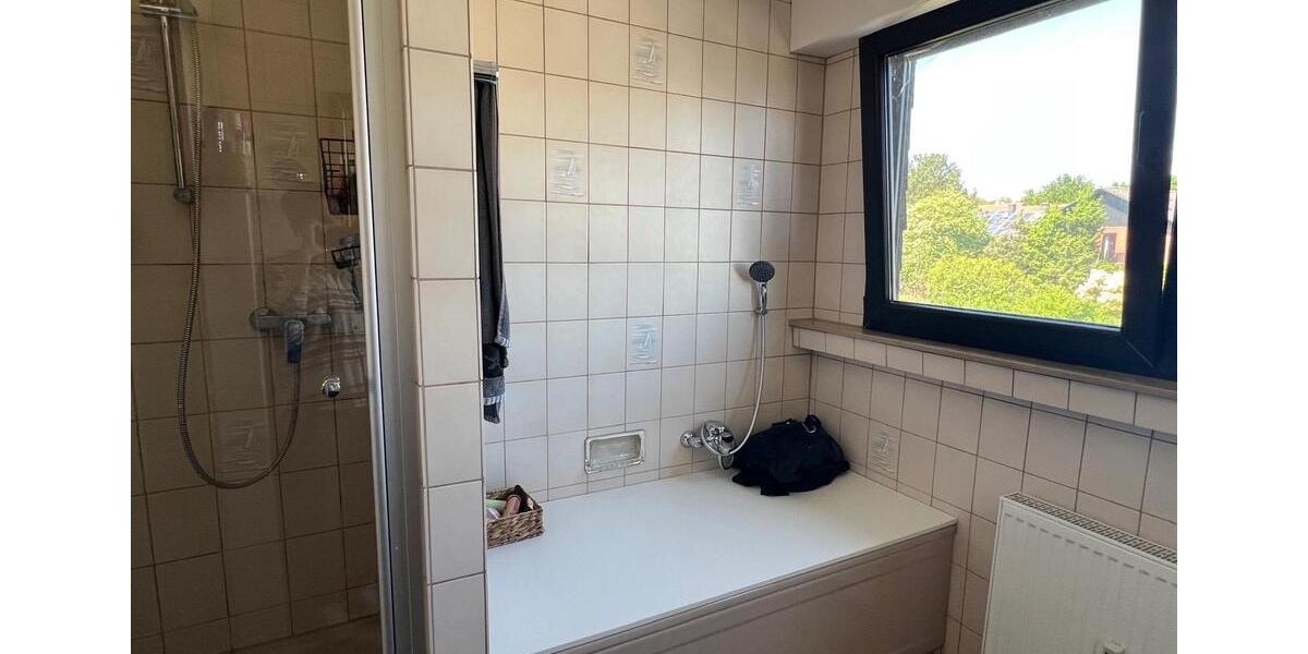 Dachgeschoßwohnung Bornheim - 2.5 Zimmer, 90 m&sup2;, 855&euro; | Angebot:26515567