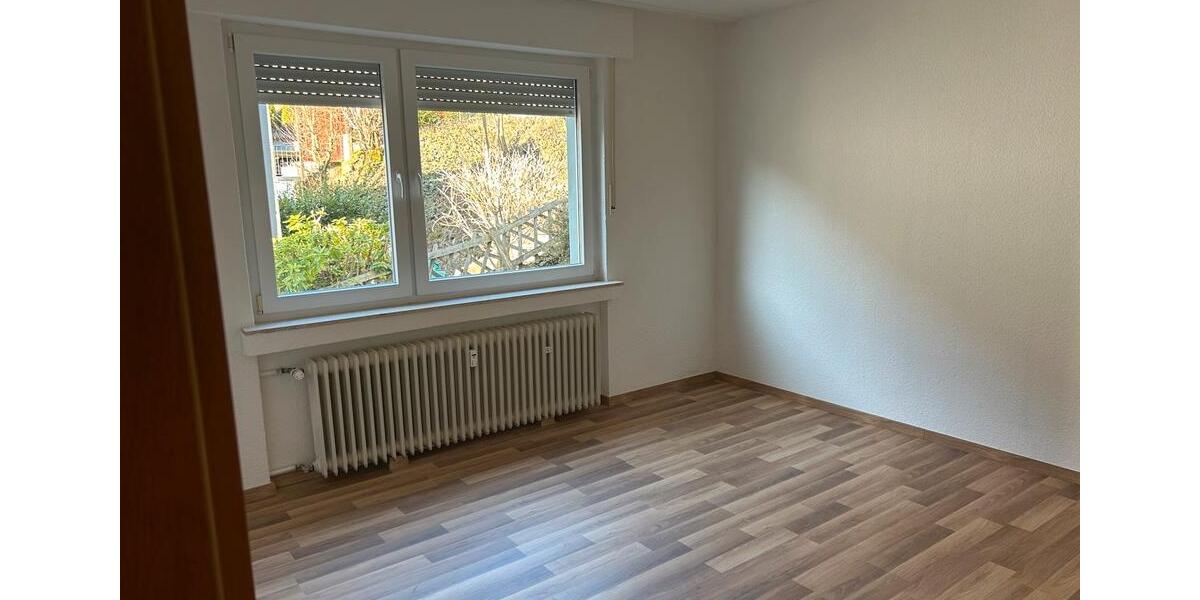 Hochparterre Solingen - 3 Zimmer, 82 m&sup2;, 880&euro; | Angebot:26534203