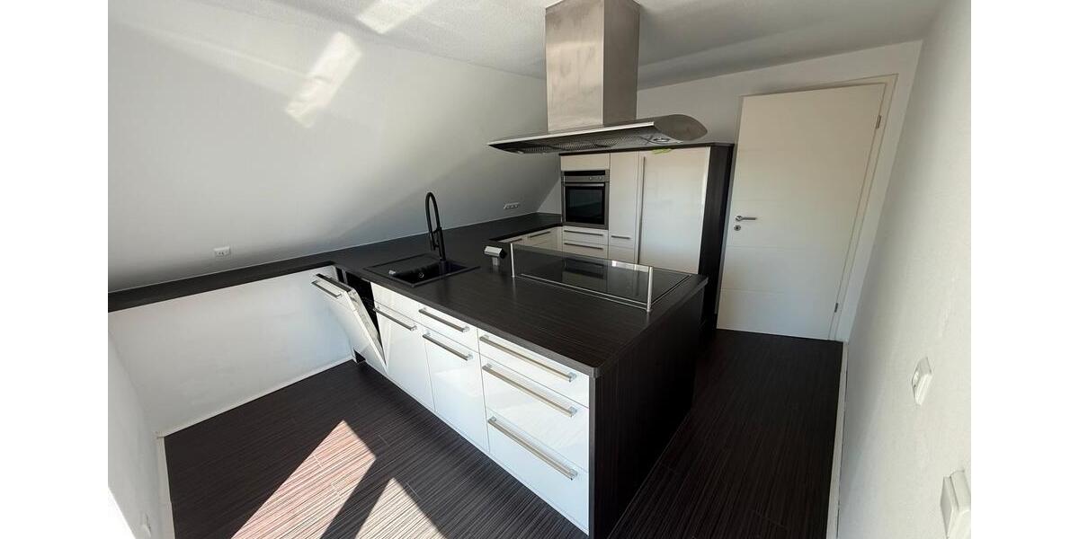 Dachgeschoßwohnung Wilhelmshaven Aldenburg - 3 Zimmer, 98 m&sup2;, 860&euro; | Angebot:26610300