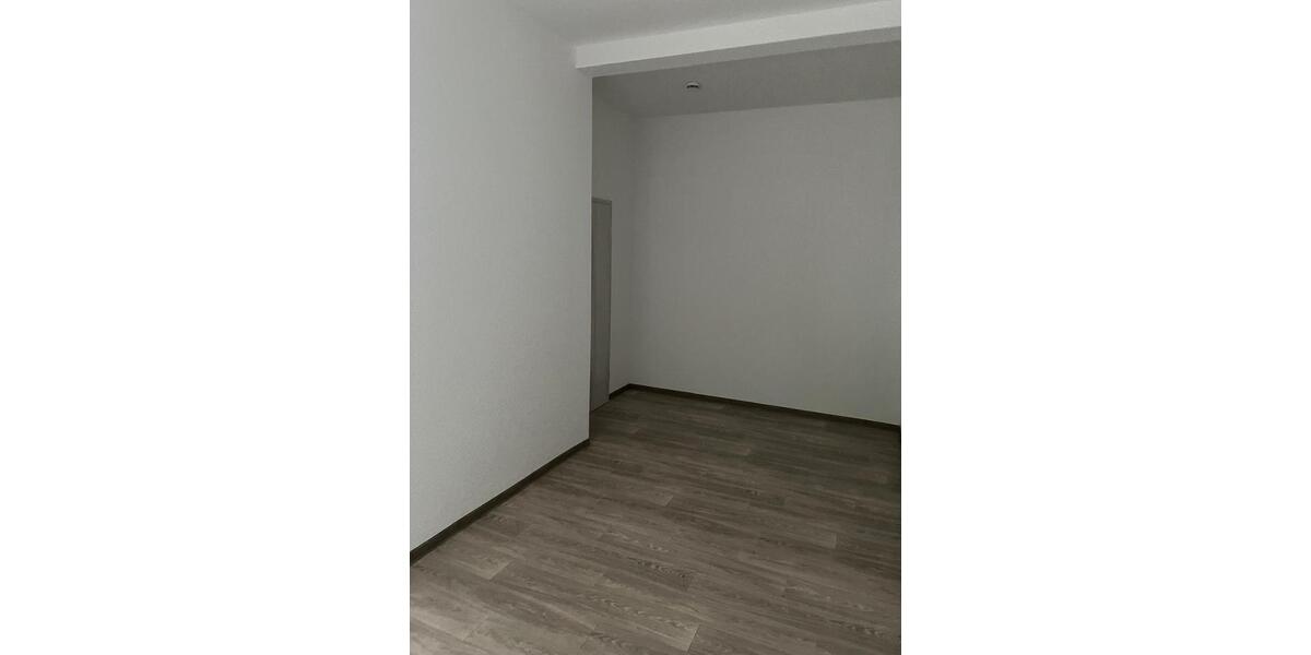 Hochparterre Schmölln - 3 Zimmer, 90 m&sup2;, 585&euro; | Angebot:20674096