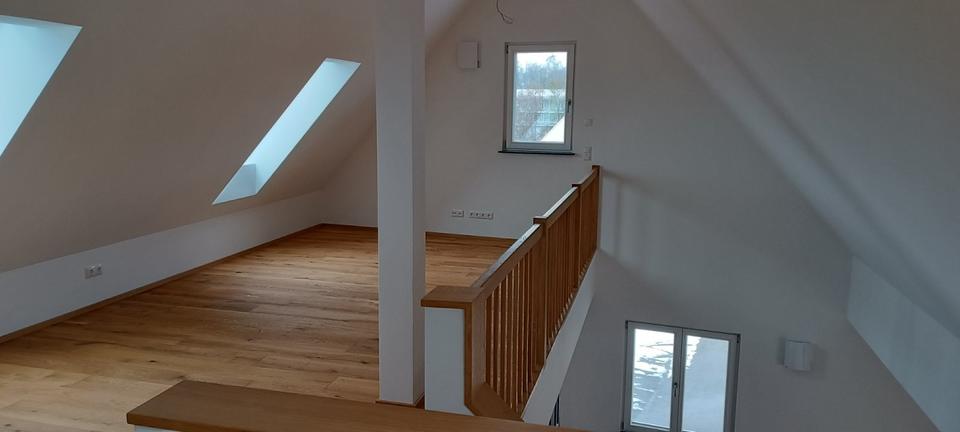 Dachgeschoßwohnung Oettingen in Bayern - 3 Zimmer, 103 m&sup2;, 1.200&euro; | Angebot:24877175