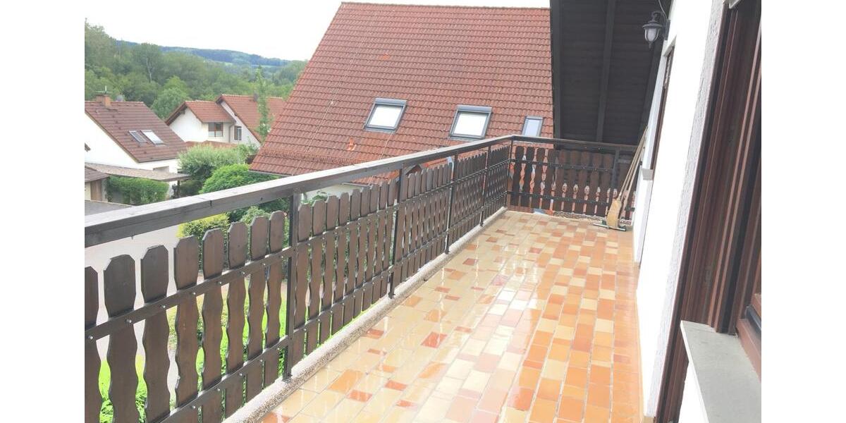 Dachgeschoßwohnung Wiehl - 3 Zimmer, 81 m&sup2;, 750&euro; | Angebot:25158354