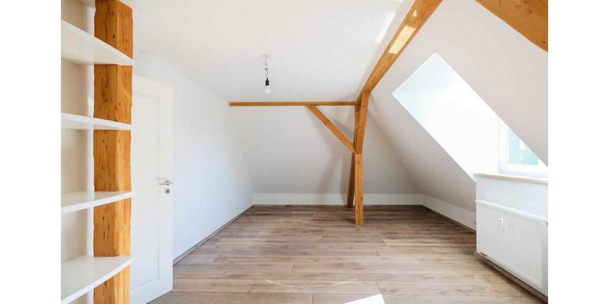 Dachgeschoßwohnung Weilheim in Oberbayern - 3 Zimmer, 104 m&sup2;, 1.640&euro; | Angebot:26632559