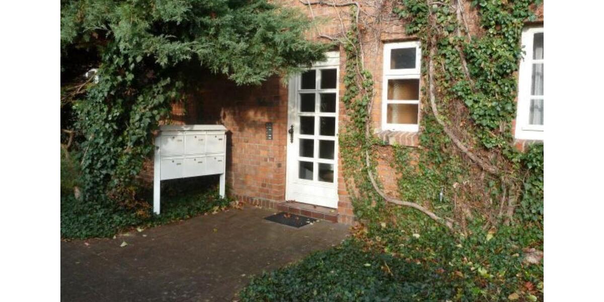 Mit Altbau-Charme: 2-Zi.-Dachwohnung zimmer