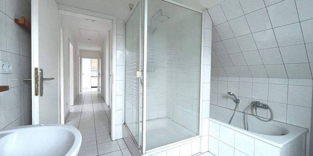 Etagenwohnung Oldendorf - 4 Zimmer, 76 m&sup2;, 852&euro; | Angebot:26488072