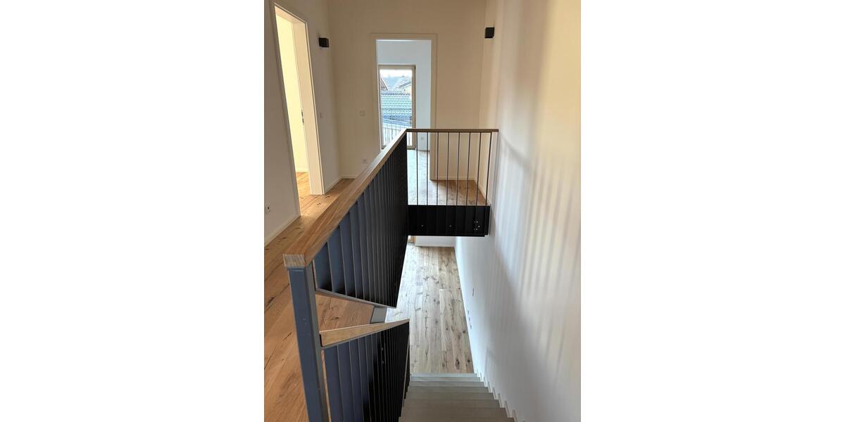 Doppelhaushälfte Raubling - 4 Zimmer, 133 m&sup2;, 2.300&euro; | Angebot:23644892