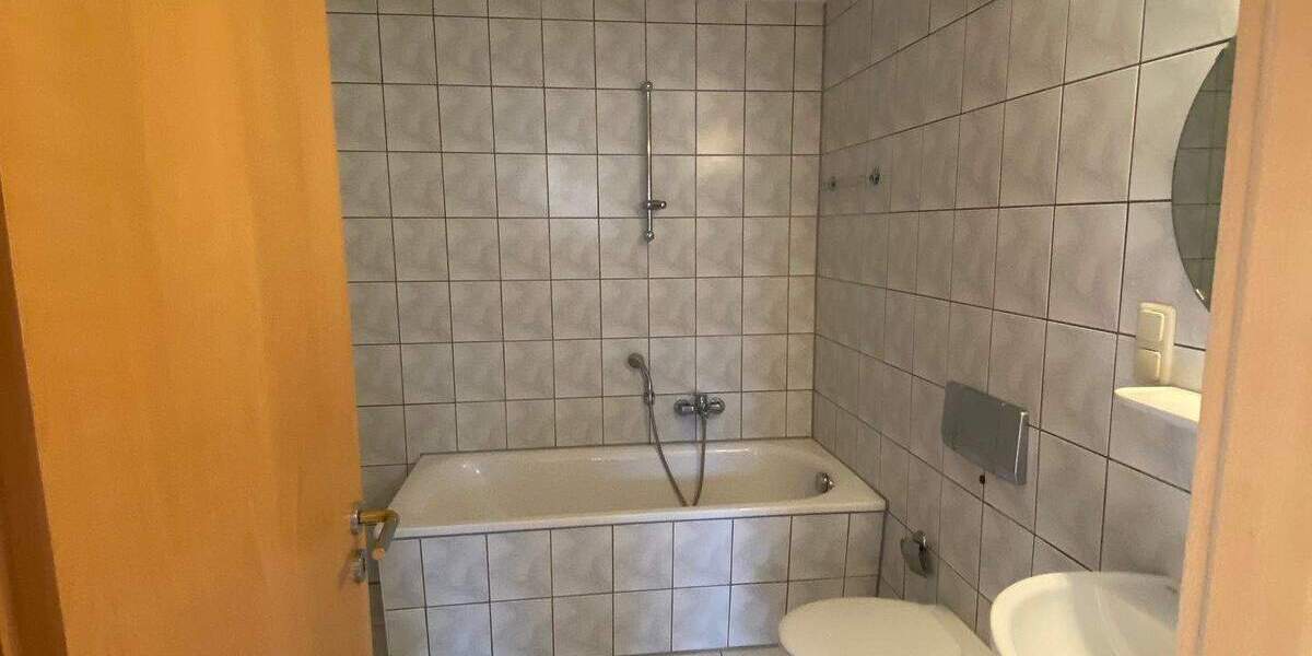 Etagenwohnung Burg - 2 Zimmer, 60 m&sup2;, 350&euro; | Angebot:25667670