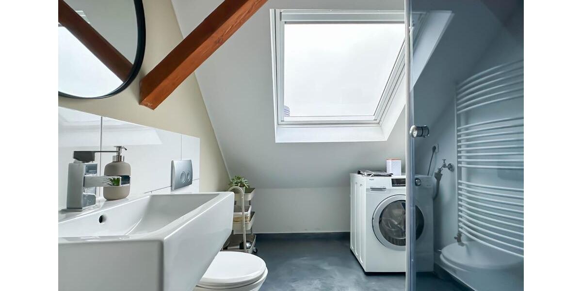 Dachgeschoßwohnung Remscheid Lüttringhausen - 2 Zimmer, 65 m&sup2;, 1.300&euro; | Angebot:24475277