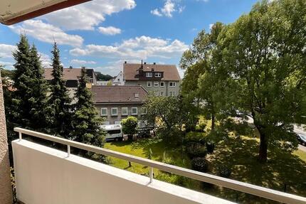 Frisch renovierte 3 Zimmerwohnung mit Balkon zimmer