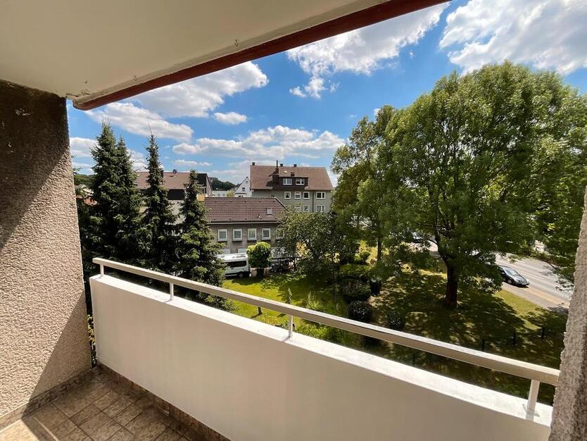 Frisch renovierte 3 Zimmerwohnung mit Balkon zimmer