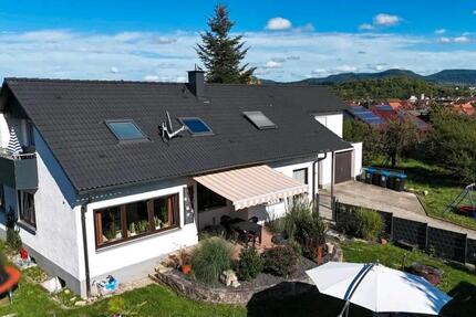 Schöne helle Dachgeschoss Wohnung in Ofterdingen 3 zimmer