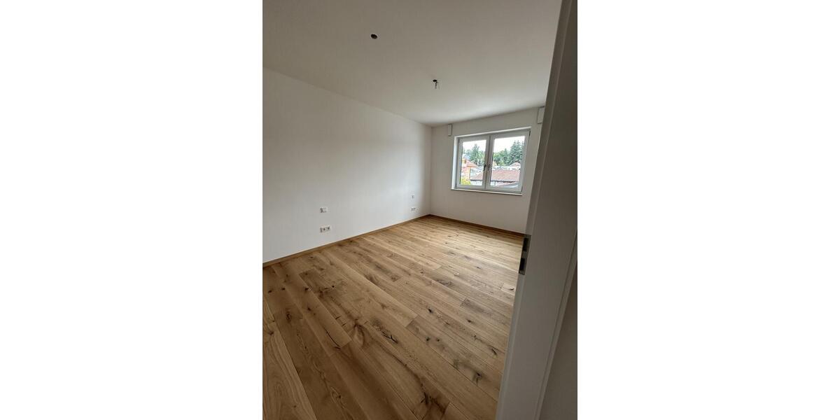 Erdgeschoßwohnung Deggendorf - 2 Zimmer, 68 m&sup2;, 880&euro; | Angebot:25102124