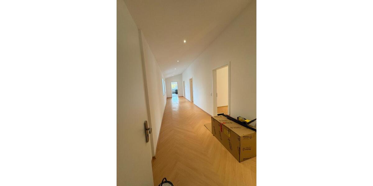 Dachgeschoßwohnung Isny im Allgäu - 4 Zimmer, 183 m&sup2;, 2.400&euro; | Angebot:24719606