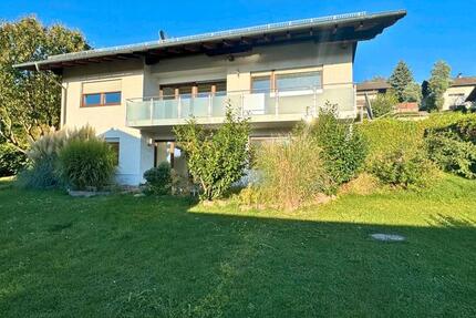 Traumhafte 2-Zimmer-Wohnung mit großem Garten zimmer