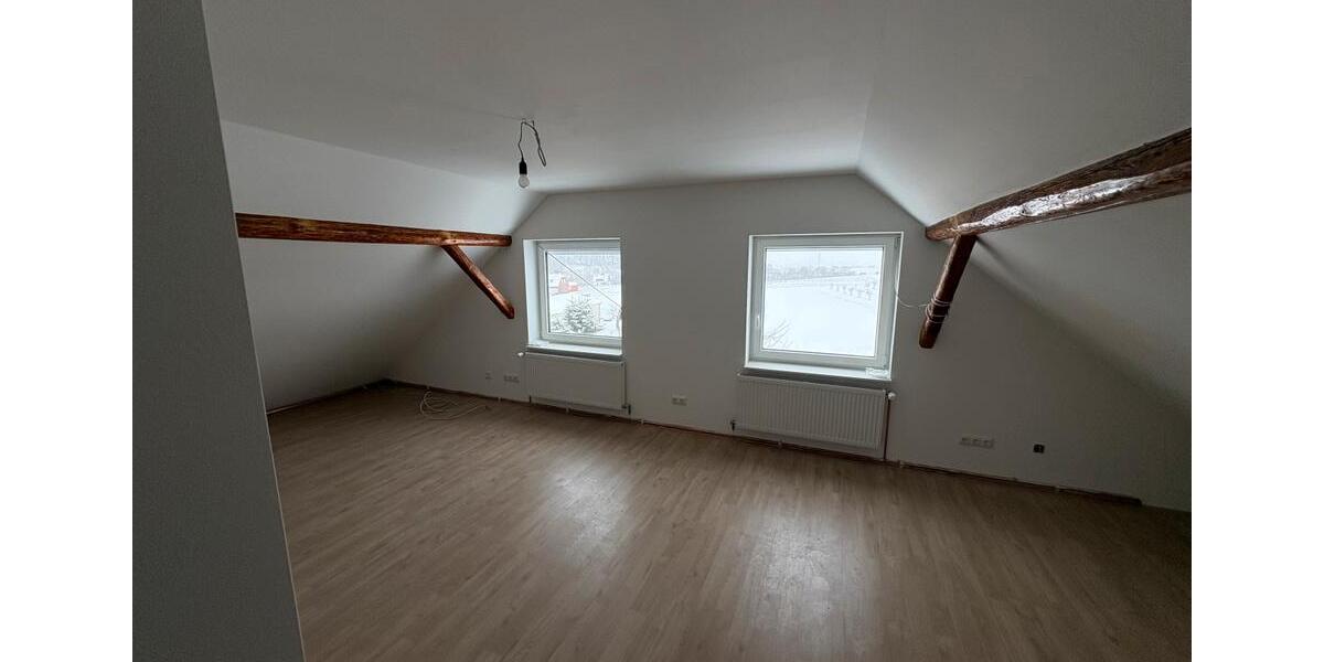 Etagenwohnung Dassel - 5 Zimmer, 124 m&sup2;, 749&euro; | Angebot:26007340