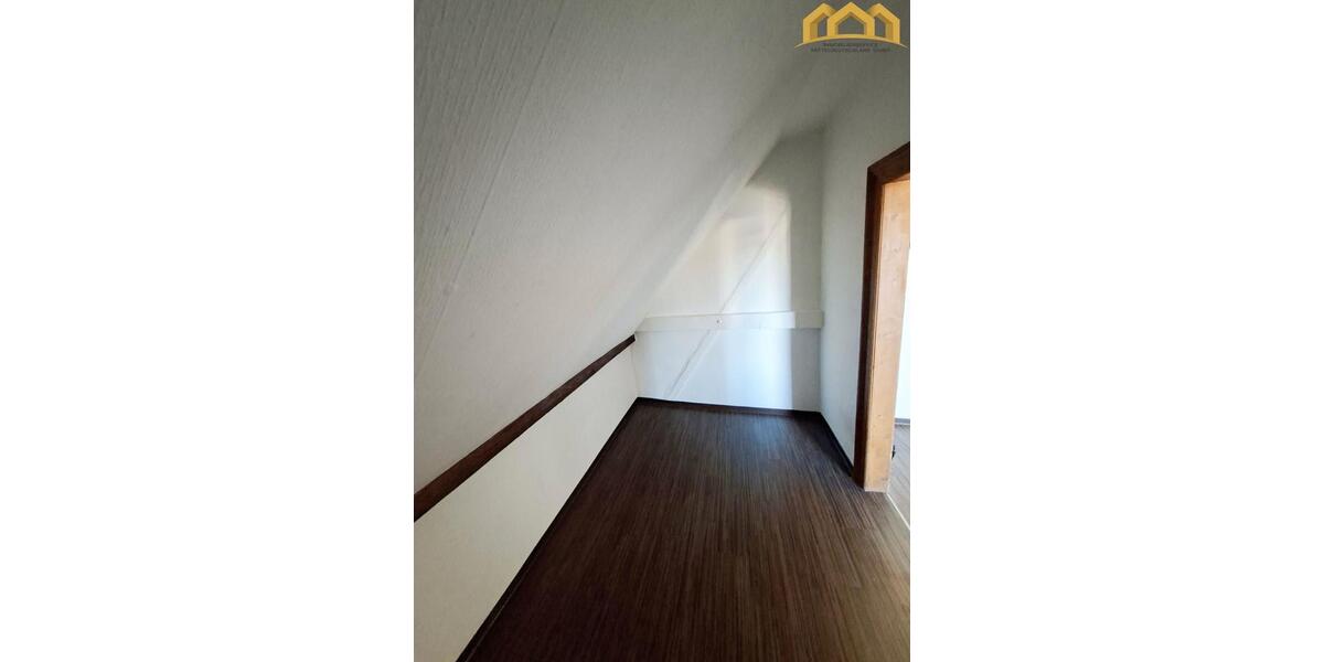 Dachgeschoßwohnung Eisleben (Lutherstadt) - 2 Zimmer, 69 m&sup2;, 430&euro; | Angebot:26177818