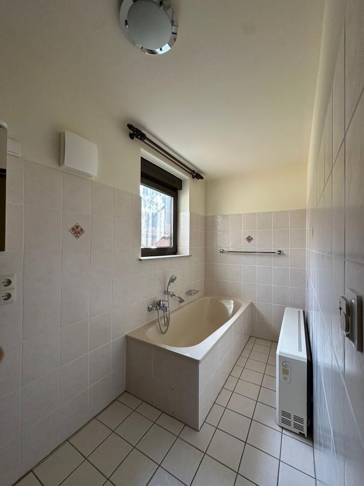 Haus zu vermieten mit Garten und Stellplatz zimmer