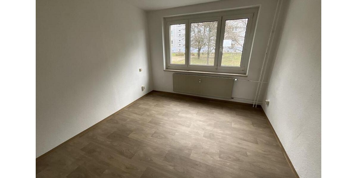 Etagenwohnung Suhl - 4 Zimmer, 75 m&sup2;, 543&euro; | Angebot:26181169