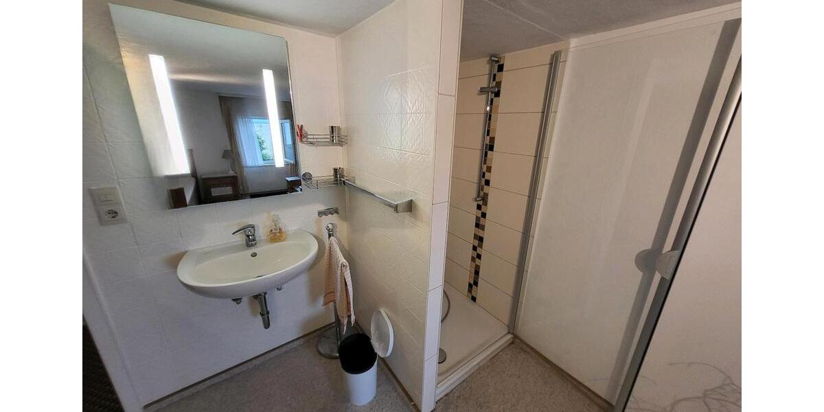 Einfamilienhaus Krefeld Gellep-Stratum - 10 Zimmer, 250 m&sup2;, 1.700&euro; | Angebot:25313036