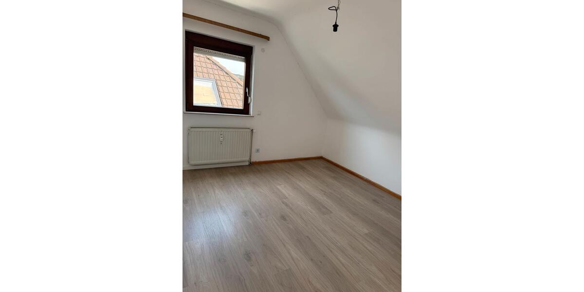 Dachgeschoßwohnung Heilbronn Kernstadt - 3.5 Zimmer, 77 m&sup2;, 910&euro; | Angebot:25812575