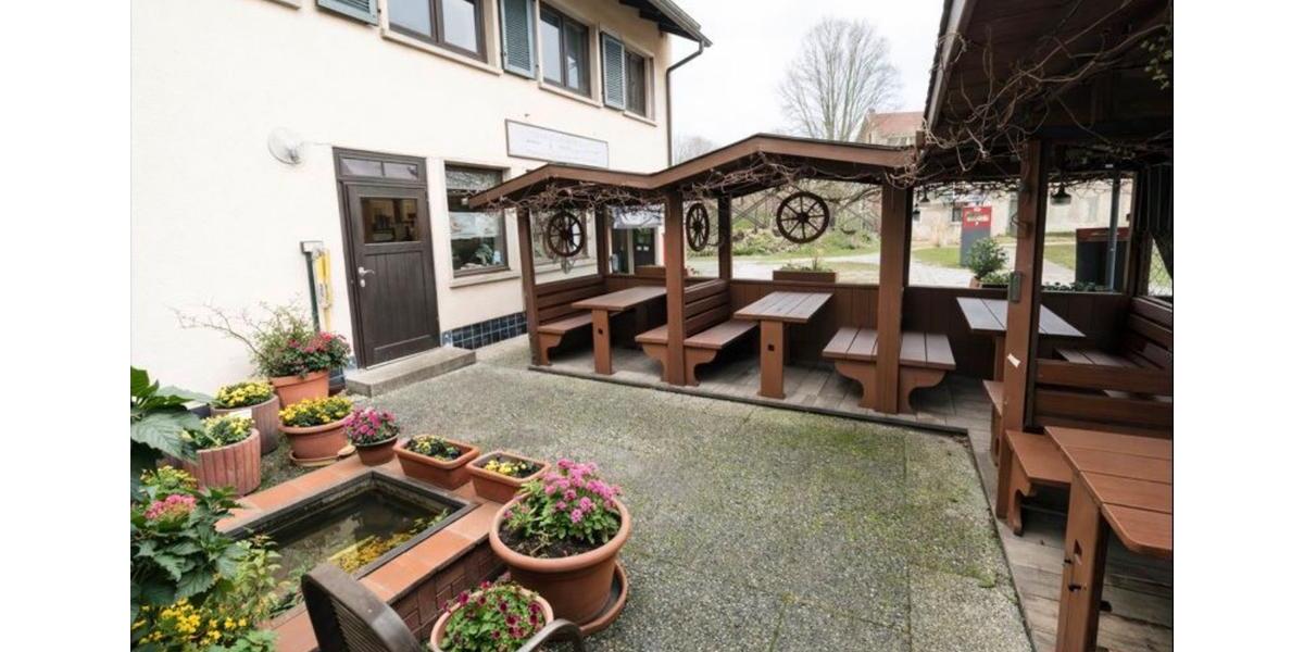 Gaststätte, Lieferservice, Biergarten, Pizza, voll eingerichtet zimmer