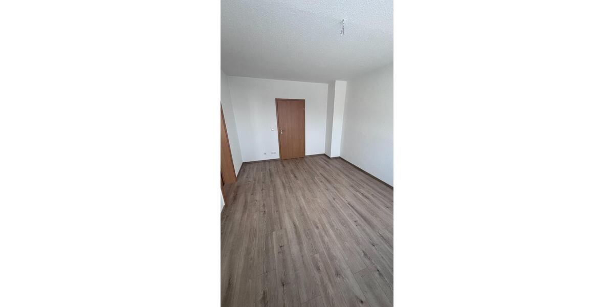 Erdgeschoßwohnung Schleiz - 3.5 Zimmer, 73 m&sup2;, 540&euro; | Angebot:24382729
