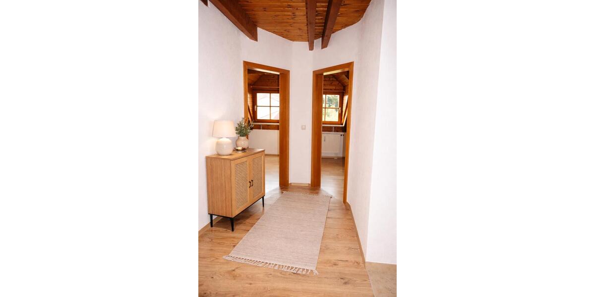 Etagenwohnung Bergkirchen - 4 Zimmer, 120 m&sup2;, 1.800&euro; | Angebot:26000224