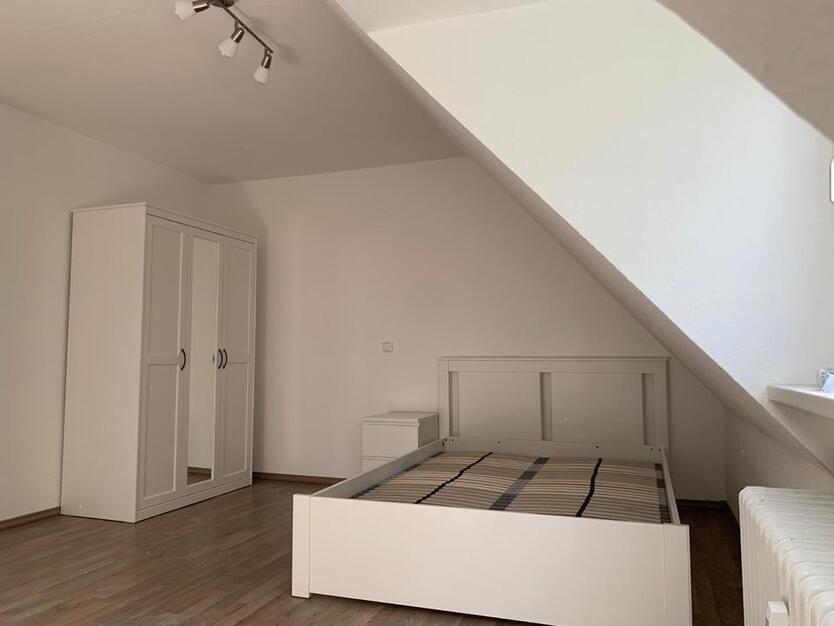 Schöne 2-Zimmer-Dachgeschosswohnung im Lippstädter Süden zimmer