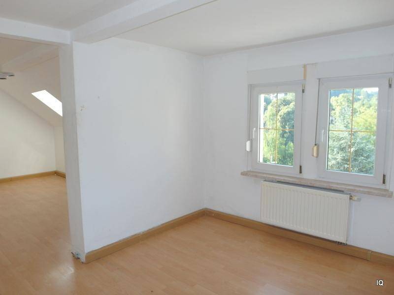 Gemütliche 3-Zimmer DachWohnung mit Laminat und Bad mit Dusche * handwerlich begabte Mieter gesucht