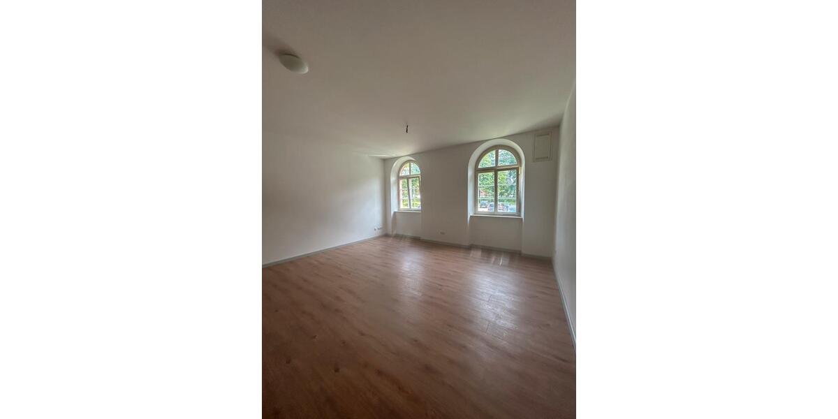 Erdgeschoßwohnung Deggendorf - 3 Zimmer, 122 m&sup2;, 1.099&euro; | Angebot:25185404
