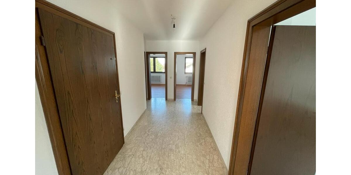 Dachgeschoßwohnung Malsch - 4 Zimmer, 106 m&sup2;, 1.400&euro; | Angebot:27552305