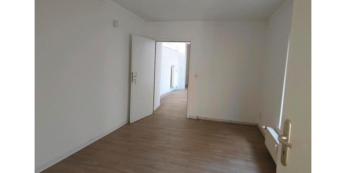Erdgeschoßwohnung Köthen (Anhalt) - 5 Zimmer, 150 m&sup2;, 1.100&euro; | Angebot:26323290