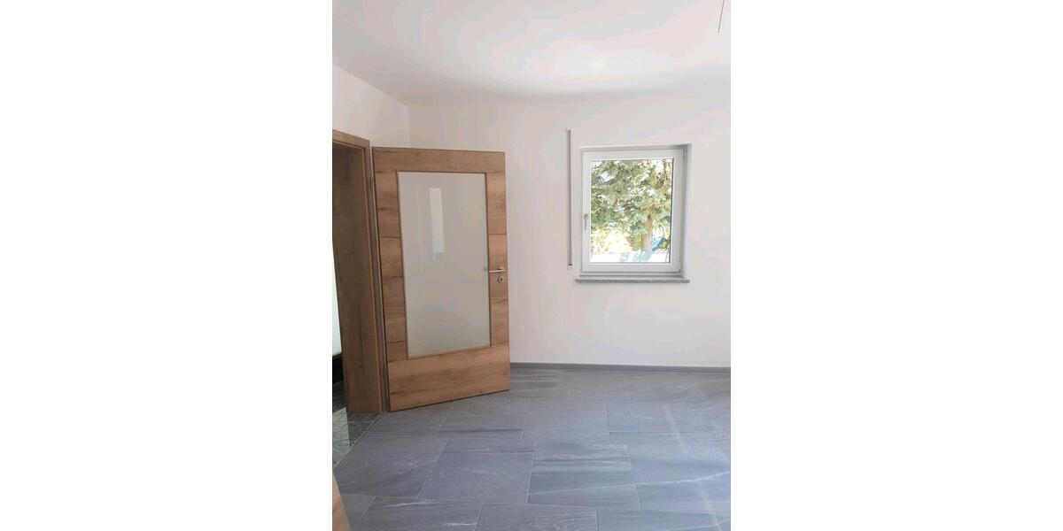Etagenwohnung Niederwinkling - 4 Zimmer, 110 m&sup2;, 1.350&euro; | Angebot:26427222