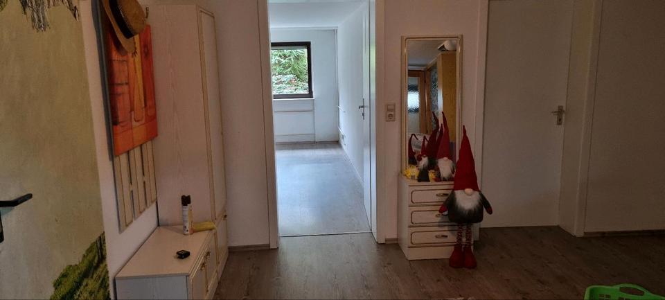 1 Zimmer, Küche, Bad,, Flur, Parkplatz zimmer