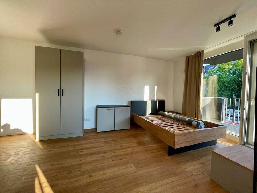 Ab sofort! Helle, möblierte 1-Zimmer-Wohnung mit Balkon!