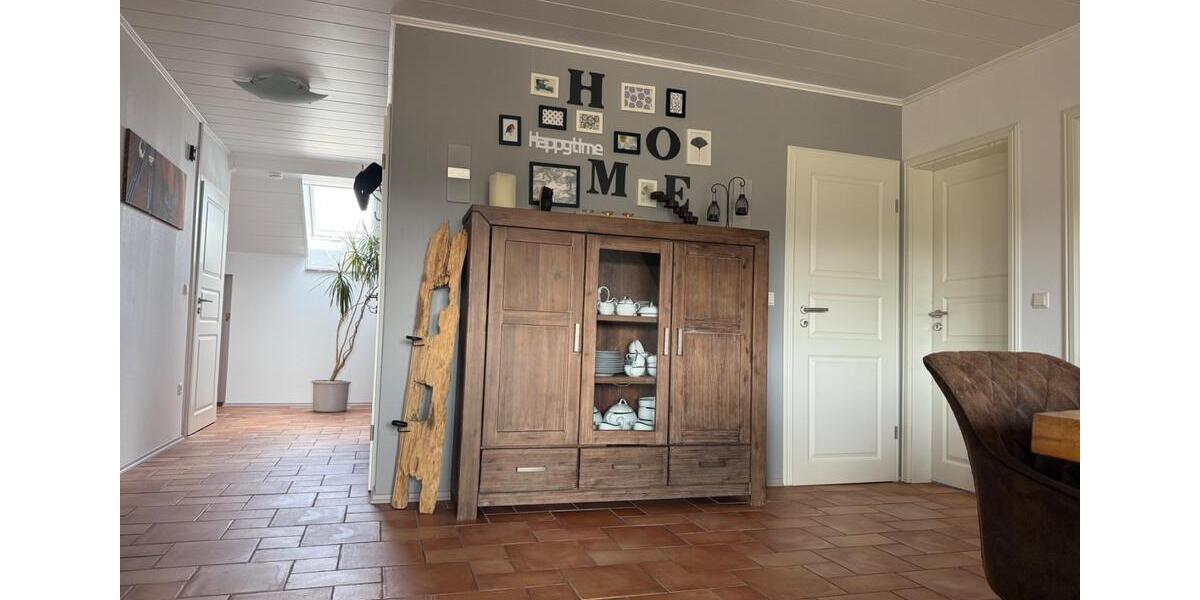 Großzügige 6-Zimmer-Maisonette mit Garage & Loggia 6 zimmer