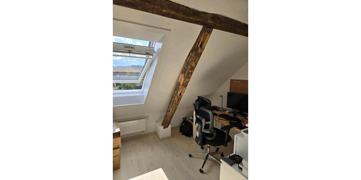 Dachgeschoßwohnung Pentling - 2 Zimmer, 120 m&sup2;, 1.200&euro; | Angebot:26638692