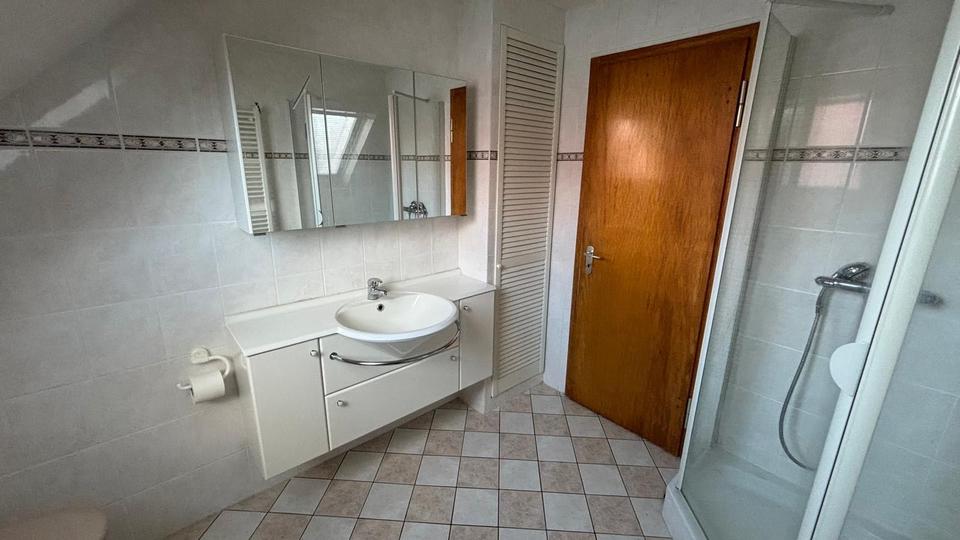 Dachgeschoßwohnung Roßdorf - 4 Zimmer, 106 m&sup2;, 1.430&euro; | Angebot:25950864