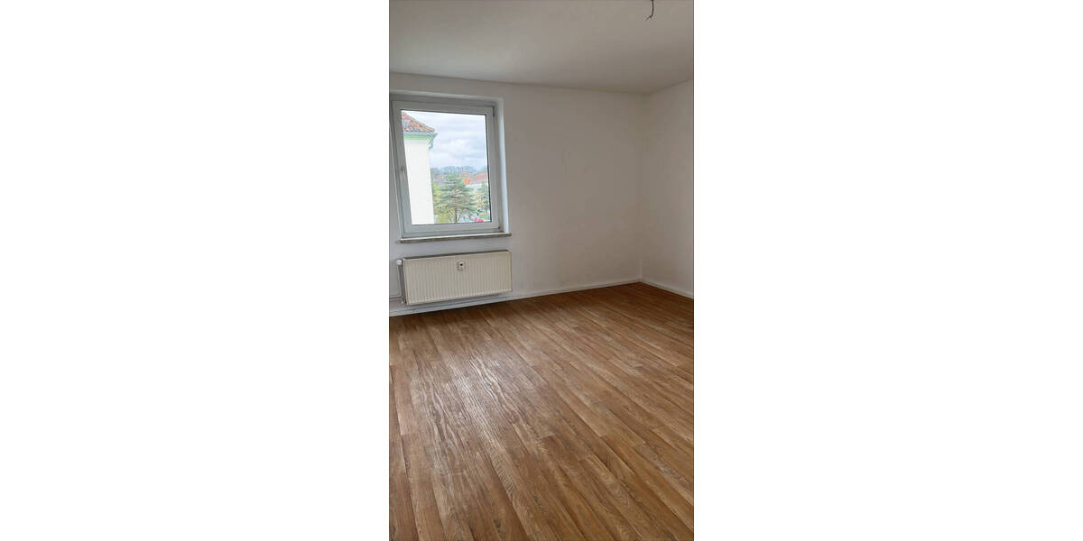Etagenwohnung Weißenfels - 3 Zimmer, 66 m&sup2;, 450&euro; | Angebot:26618128