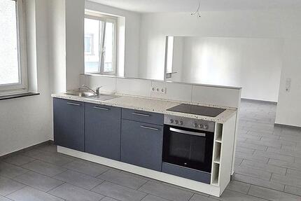 Großzügige Citywohnung im 1.OG im Herzen von Saarlouis mit 3 ZKB auf 99 m² Wohnfläche 4 zimmer