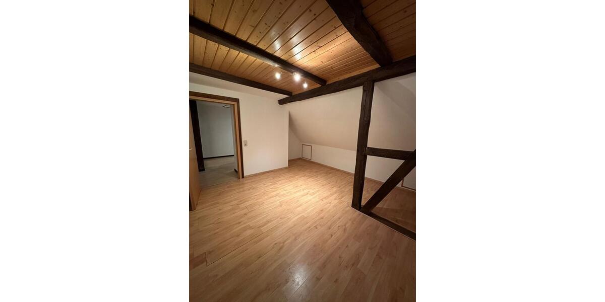 Dachgeschoßwohnung Wolfsburg - 3 Zimmer, 60 m&sup2;, 448&euro; | Angebot:26556542