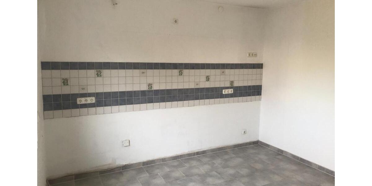 70 qm Wohnung mit Balkon, renoviert zu vermieten 6 zimmer