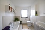 2-Zimmer-OG-Wohnung + 65,80 m² Wohnfläche + Aufzug + Balkon + Carport + EBK kann übernommen werden