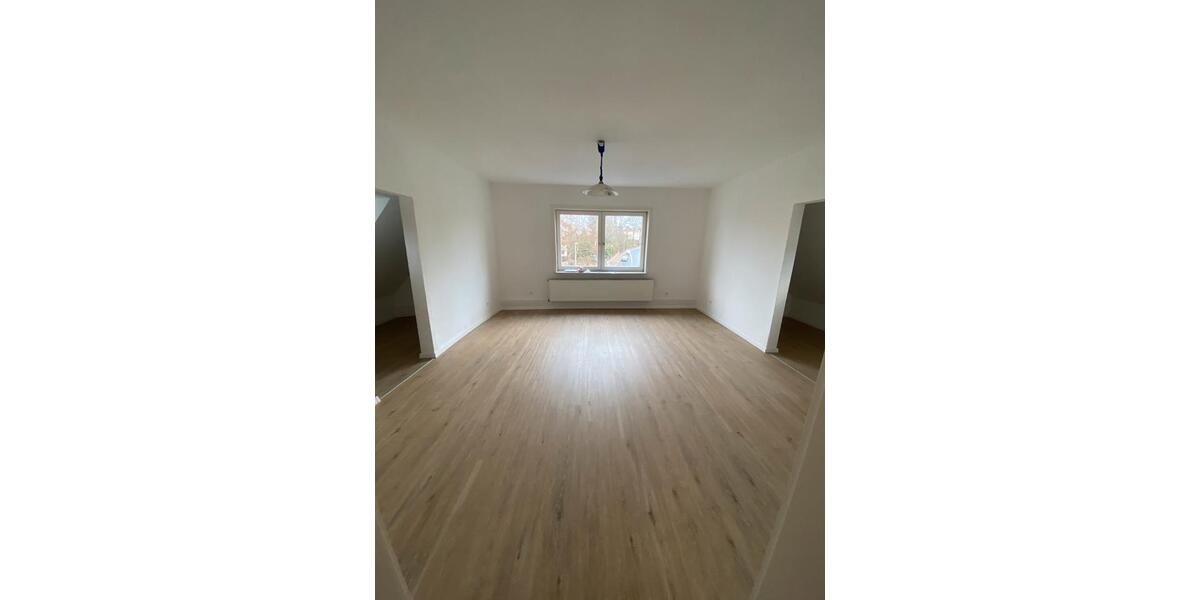 Etagenwohnung Schwalmstadt - 3.5 Zimmer, 107 m&sup2;, 670&euro; | Angebot:25095005