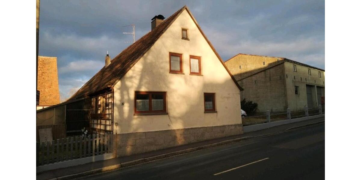 Einfamilienhaus Uffenheim - 5 Zimmer, 145 m&sup2;, 1.000&euro; | Angebot:26614469