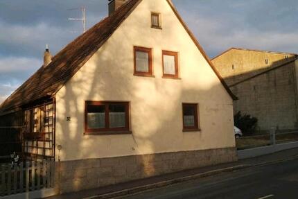 Haus Uffenheim - 5 Zimmer, 145 m&sup2;, 1.000&euro; | Angebot:26614469